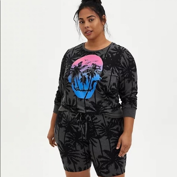 TORRID GRAY MICRO MODAL SKULL PALM TREE SLEEP SWEATSHIRT SIZE 3X NWT - Picture 1 of 7